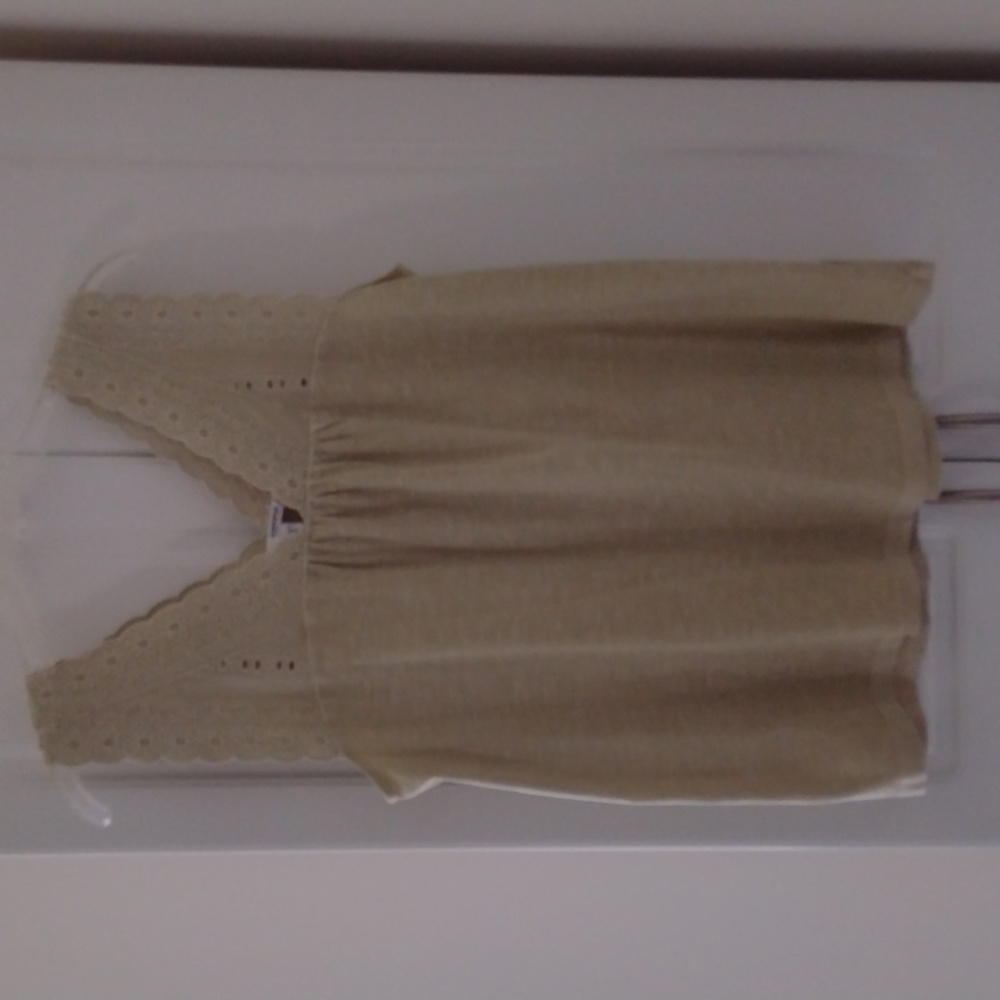 Light Yellow-Green Sleeveless Top